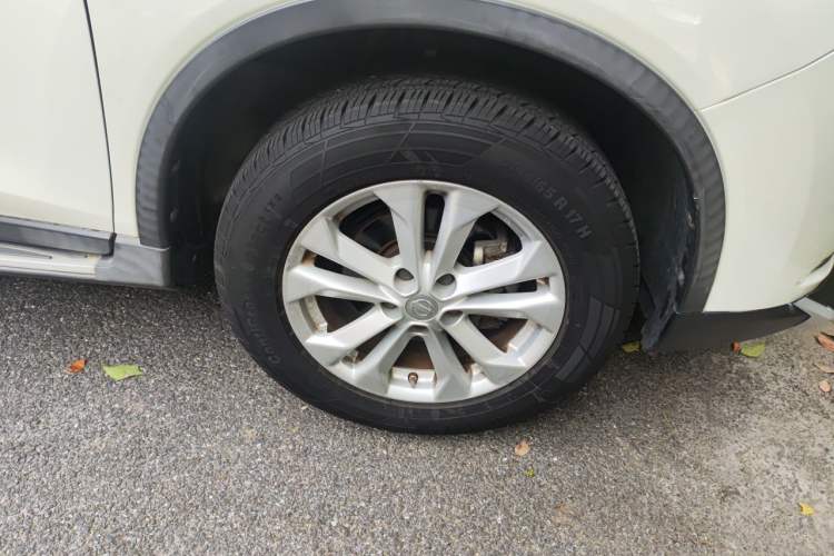 Used Nissan X-Trail 2015 2.0L CVT Comfort MAX Edition 2WD Right Front Wheel Hub