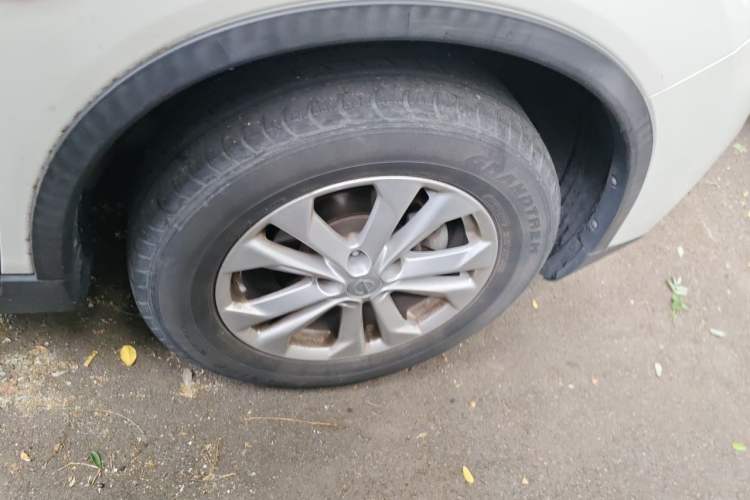 Used Nissan X-Trail 2015 2.5L CVT Leading MAX Edition 4WD Right Front Wheel Hub