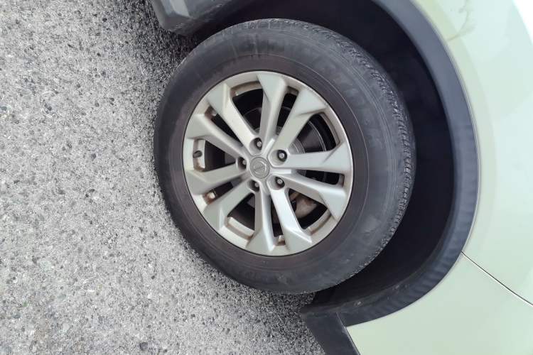 Used Nissan X-Trail 2015 2.0L CVT Comfort MAX Edition 2WD Right Front Wheel Hub