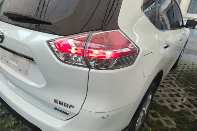 Used Nissan X-Trail 2015 2.0L CVT Comfort MAX Edition 2WD Right Rear Taillight