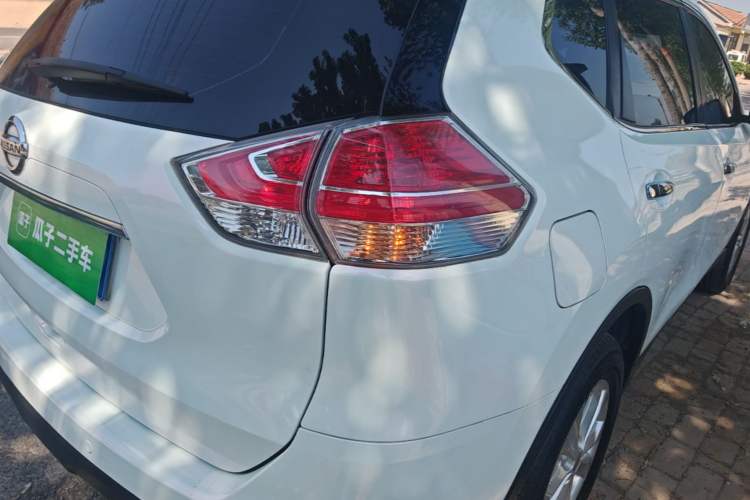 Used Nissan X-Trail 2015 2.0L CVT Comfort MAX Edition 2WD Right Rear Taillight
