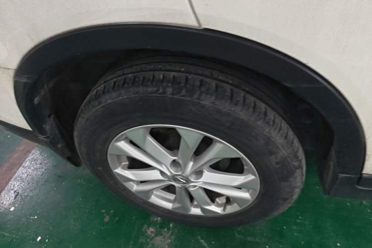 Used Nissan X-Trail 2015 2.0L CVT Comfort MAX Edition 2WD Right Rear Wheel Hub