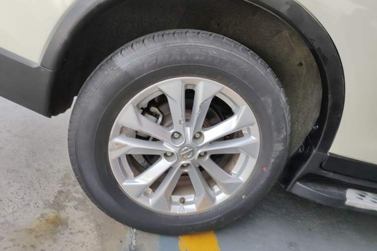 Used Nissan X-Trail 2015 2.0L CVT Comfort MAX Edition 2WD Right Rear Wheel Hub