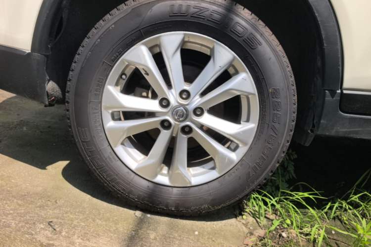 Used Nissan X-Trail 2015 2.0L CVT Comfort MAX Edition 2WD Right Rear Wheel Hub