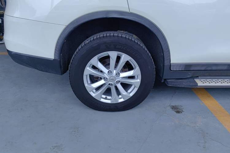 Used Nissan X-Trail 2015 2.0L CVT Comfort MAX Edition 2WD Right Rear Wheel Hub