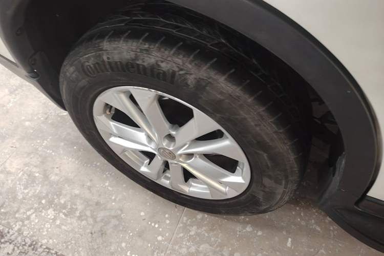 Used Nissan X-Trail 2015 2.0L CVT Comfort MAX Edition 2WD Right Rear Wheel Hub