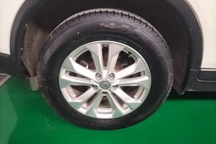 Used Nissan X-Trail 2015 2.0L CVT Comfort MAX Edition 2WD Right Rear Wheel Hub