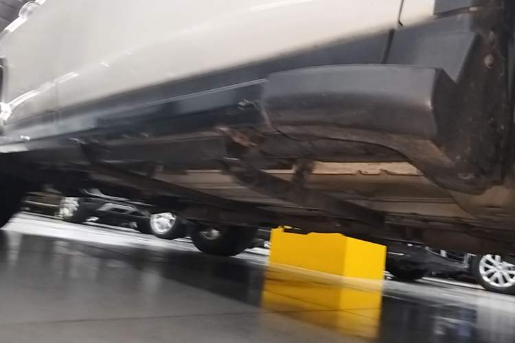Used Nissan X-Trail 2015 2.5L CVT Leading MAX Edition 4WD Right Side Sill