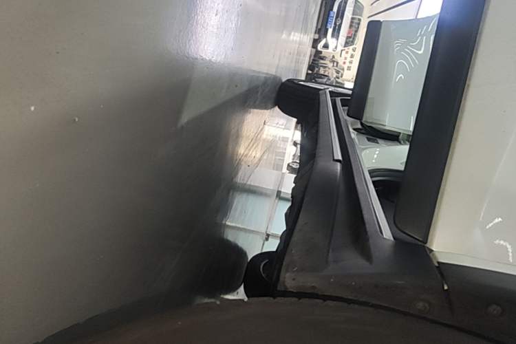Used Nissan X-Trail 2015 2.0L CVT Comfort MAX Edition 2WD Right Side Sill