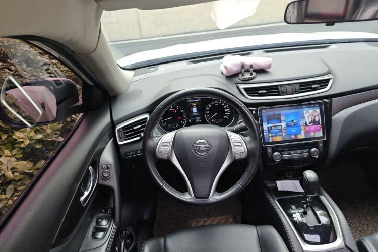 Used Nissan X-Trail 2015 2.0L CVT Comfort MAX Edition 2WD Steering Wheel