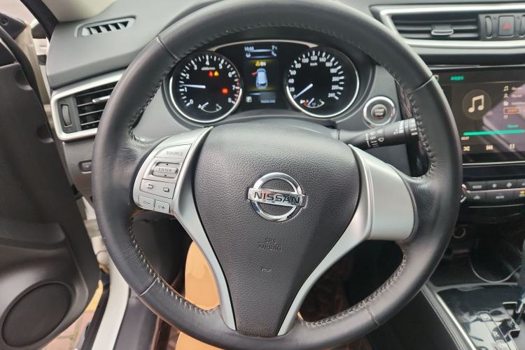 Used Nissan X-Trail 2015 2.5L CVT Leading MAX Edition 4WD Steering Wheel