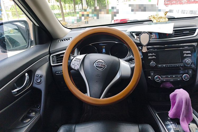 Used Nissan X-Trail 2015 2.0L CVT Comfort MAX Edition 2WD Steering Wheel