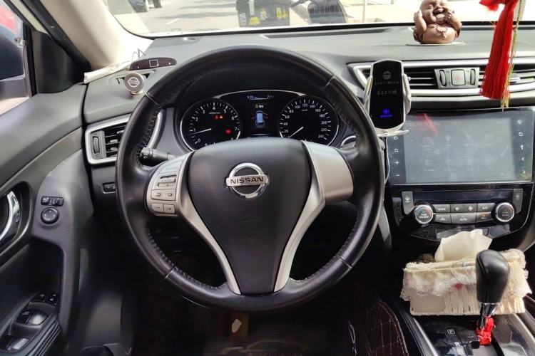 Used Nissan X-Trail 2015 2.0L CVT Comfort MAX Edition 2WD Steering Wheel