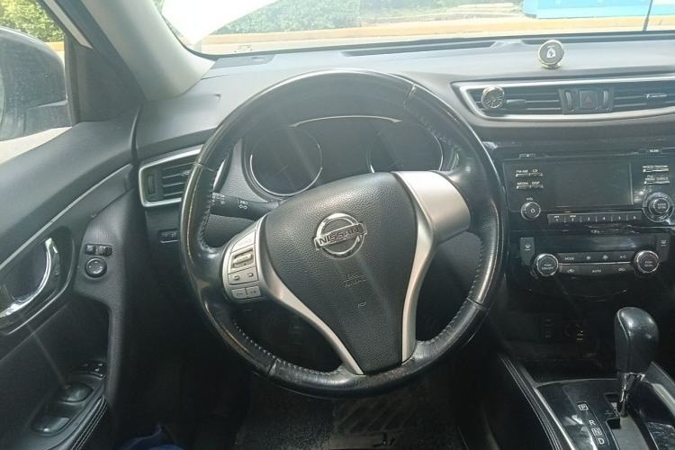 Used Nissan X-Trail 2015 2.0L CVT Comfort MAX Edition 2WD Steering Wheel