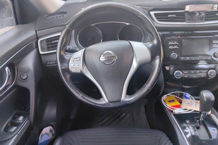 Used Nissan X-Trail 2015 2.5L CVT Leading MAX Edition 4WD Steering Wheel
