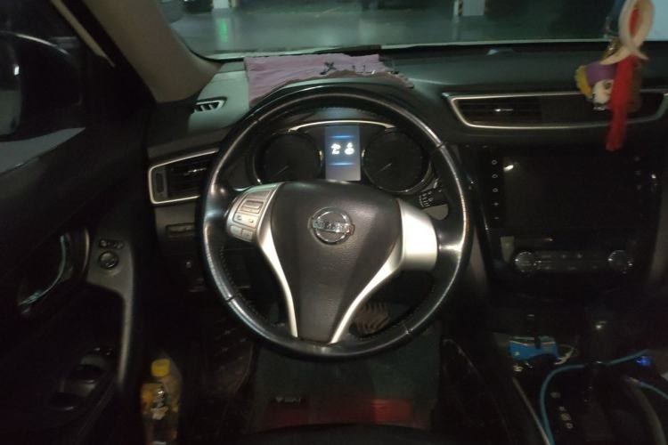 Used Nissan X-Trail 2015 2.0L CVT Comfort MAX Edition 2WD Steering Wheel