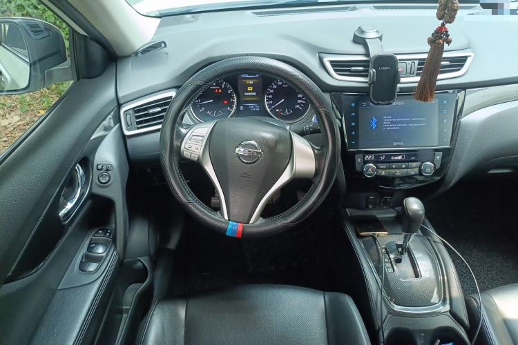 Used Nissan X-Trail 2015 2.5L CVT Leading MAX Edition 4WD Steering Wheel