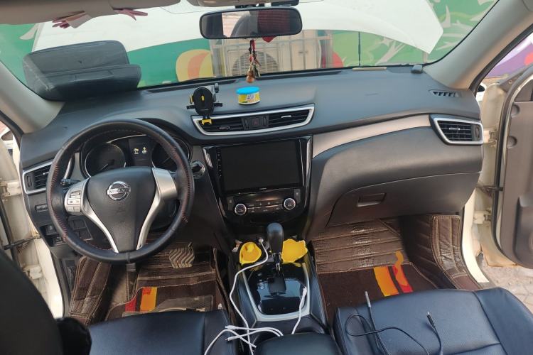 Used Nissan X-Trail 2015 2.0L CVT Comfort MAX Edition 2WD Steering Wheel