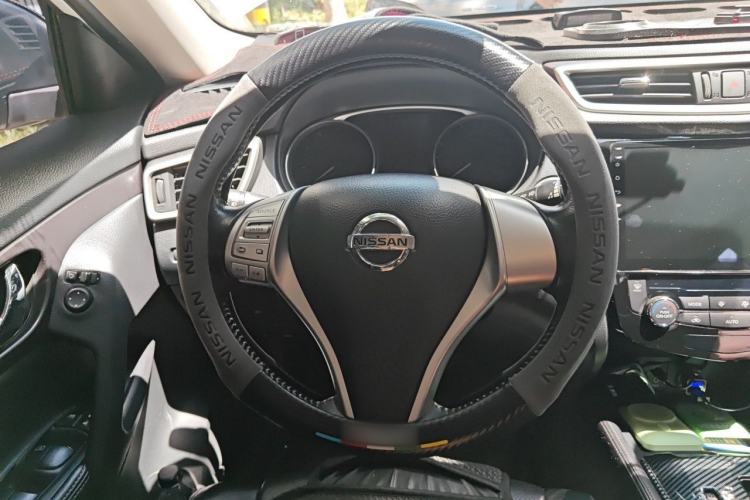 Used Nissan X-Trail 2015 2.0L CVT Comfort MAX Edition 2WD Steering Wheel