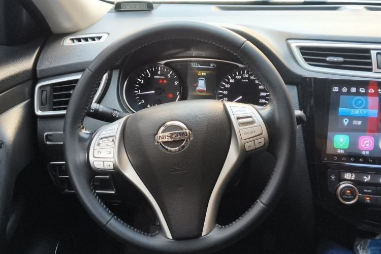 Used Nissan X-Trail 2015 2.0L CVT Comfort MAX Edition 2WD Steering Wheel