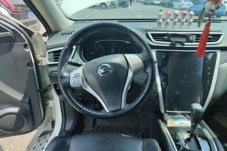 Used Nissan X-Trail 2015 2.0L CVT Comfort MAX Edition 2WD Steering Wheel