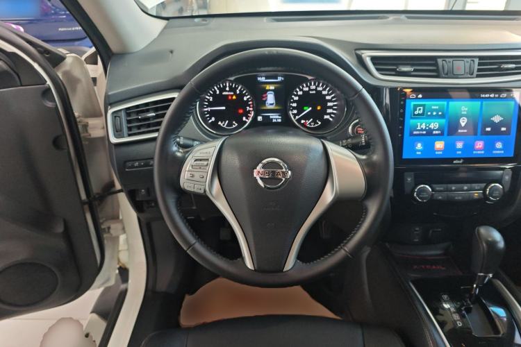 Used Nissan X-Trail 2015 2.0L CVT Comfort MAX Edition 2WD Steering Wheel
