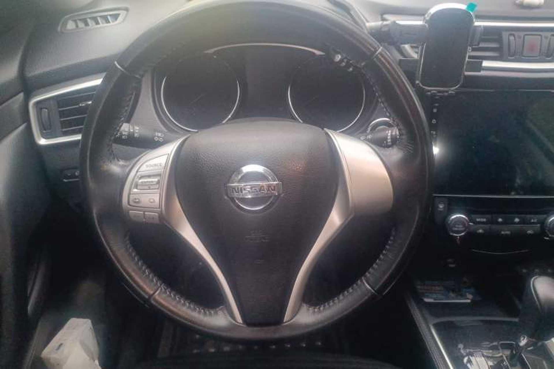 Used Nissan X-Trail 2015 2.0L CVT Comfort MAX Edition 2WD Steering Wheel