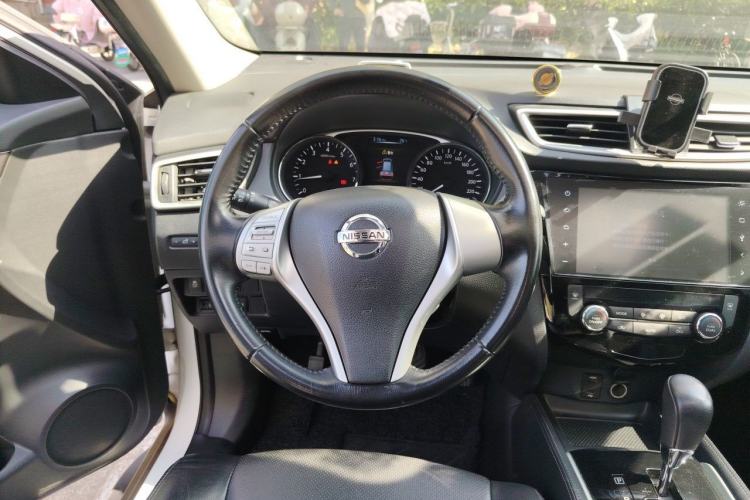 Used Nissan X-Trail 2015 2.0L CVT Comfort MAX Edition 2WD Steering Wheel
