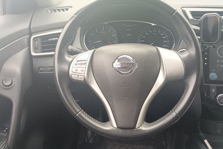 Used Nissan X-Trail 2015 2.0L CVT Comfort MAX Edition 2WD Steering Wheel