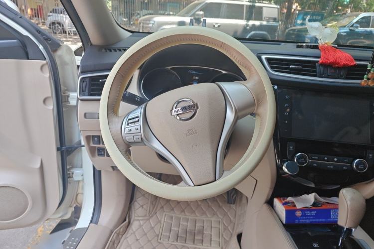 Used Nissan X-Trail 2015 2.0L CVT Comfort MAX Edition 2WD Steering Wheel