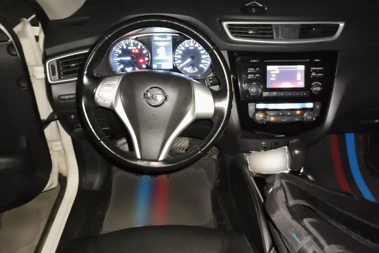 Used Nissan X-Trail 2015 2.0L CVT Comfort MAX Edition 2WD Steering Wheel
