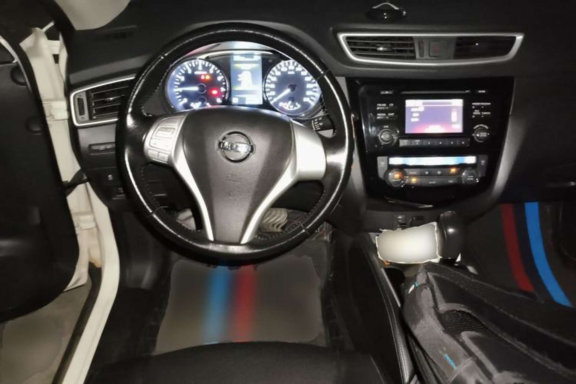 Used Nissan X-Trail 2015 2.0L CVT Comfort MAX Edition 2WD Steering Wheel