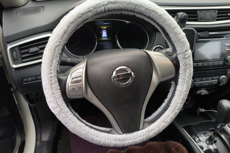 Used Nissan X-Trail 2015 2.0L CVT Comfort MAX Edition 2WD Steering Wheel