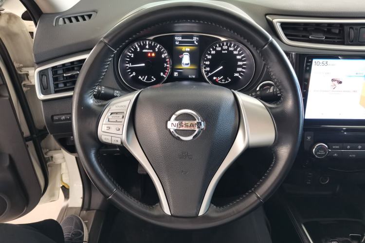 Used Nissan X-Trail 2015 2.5L CVT Leading MAX Edition 4WD Steering Wheel