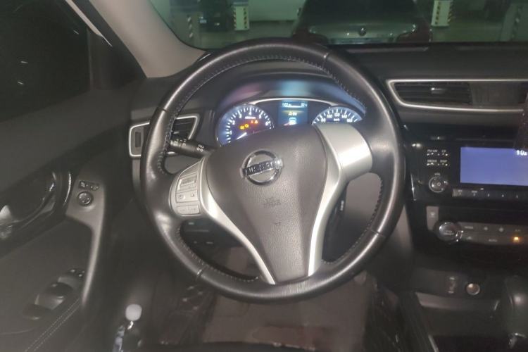 Used Nissan X-Trail 2015 2.5L CVT Leading MAX Edition 4WD Steering Wheel