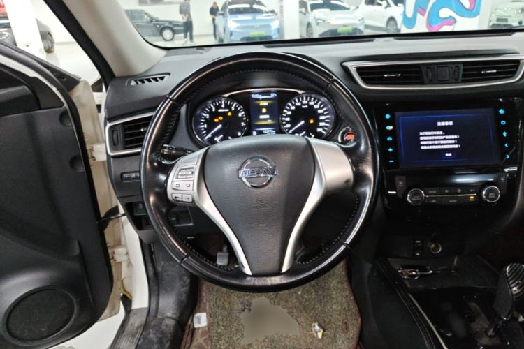 Used Nissan X-Trail 2015 2.0L CVT Comfort MAX Edition 2WD Steering Wheel