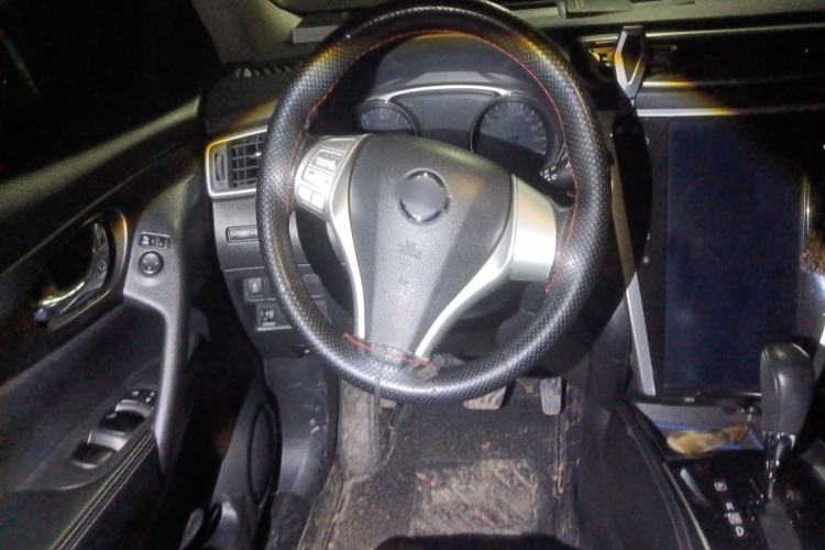 Used Nissan X-Trail 2015 2.0L CVT Comfort MAX Edition 2WD Steering Wheel