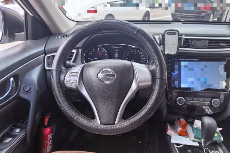 Used Nissan X-Trail 2015 2.0L CVT Comfort MAX Edition 2WD Steering Wheel