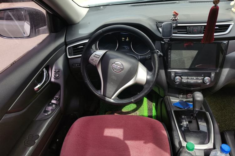 Used Nissan X-Trail 2015 2.0L CVT Comfort MAX Edition 2WD Steering Wheel