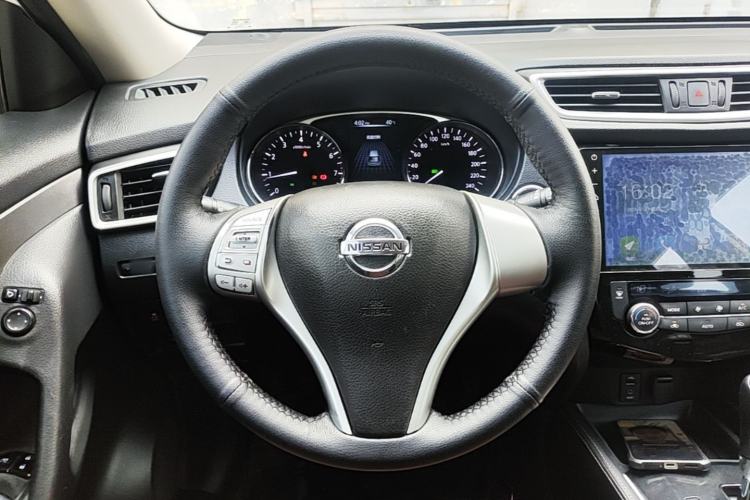 Used Nissan X-Trail 2015 2.0L CVT Comfort MAX Edition 2WD Steering Wheel