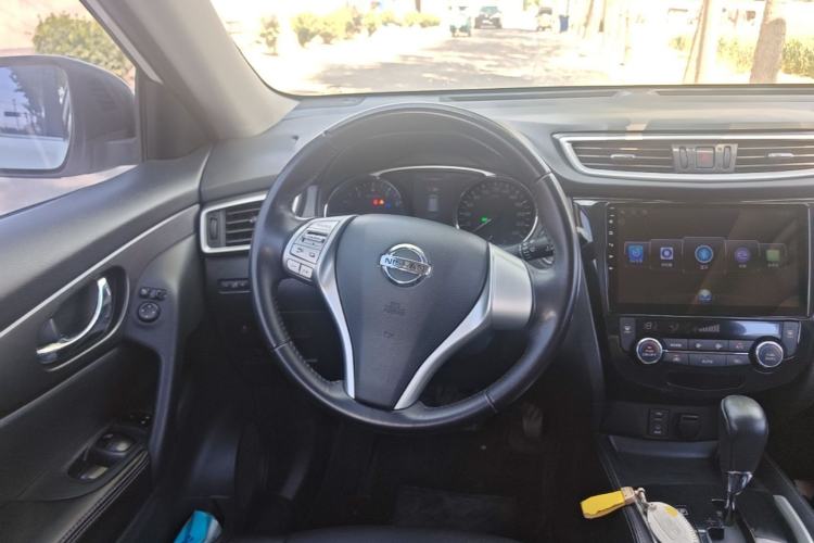 Used Nissan X-Trail 2015 2.0L CVT Comfort MAX Edition 2WD Steering Wheel