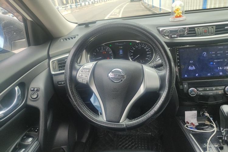 Used Nissan X-Trail 2015 2.0L CVT Comfort MAX Edition 2WD Steering Wheel