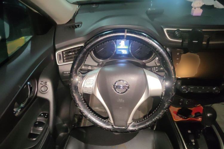 Used Nissan X-Trail 2015 2.0L CVT Comfort MAX Edition 2WD Steering Wheel