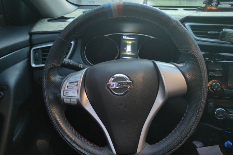 Used Nissan X-Trail 2015 2.0L CVT Comfort MAX Edition 2WD Steering Wheel