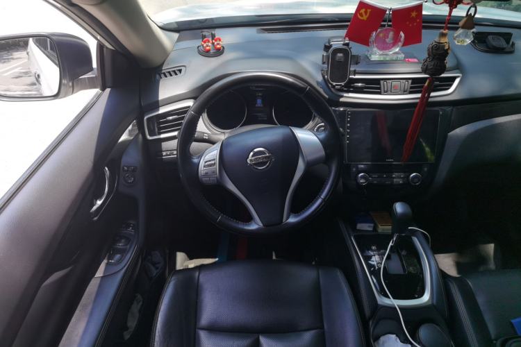 Used Nissan X-Trail 2015 2.5L CVT Leading MAX Edition 4WD Steering Wheel