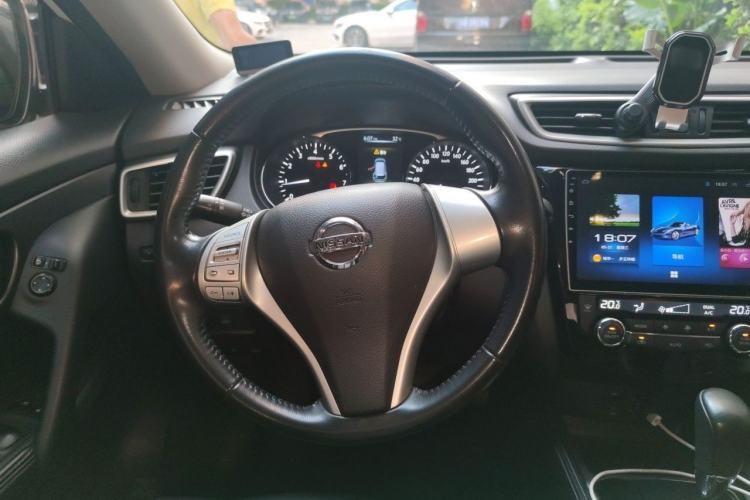 Used Nissan X-Trail 2015 2.0L CVT Comfort MAX Edition 2WD Steering Wheel