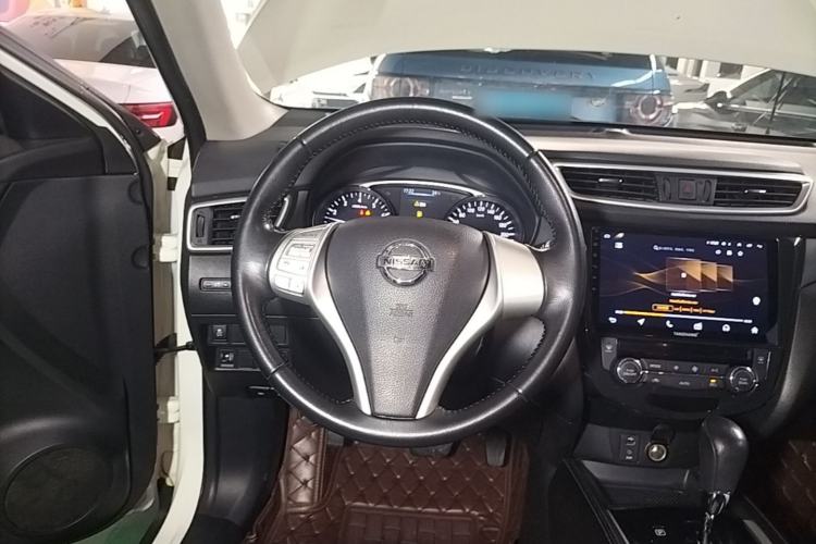 Used Nissan X-Trail 2015 2.0L CVT Comfort MAX Edition 2WD Steering Wheel