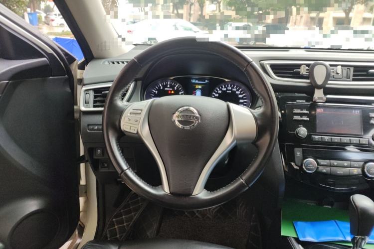 Used Nissan X-Trail 2015 2.0L CVT Comfort MAX Edition 2WD Steering Wheel
