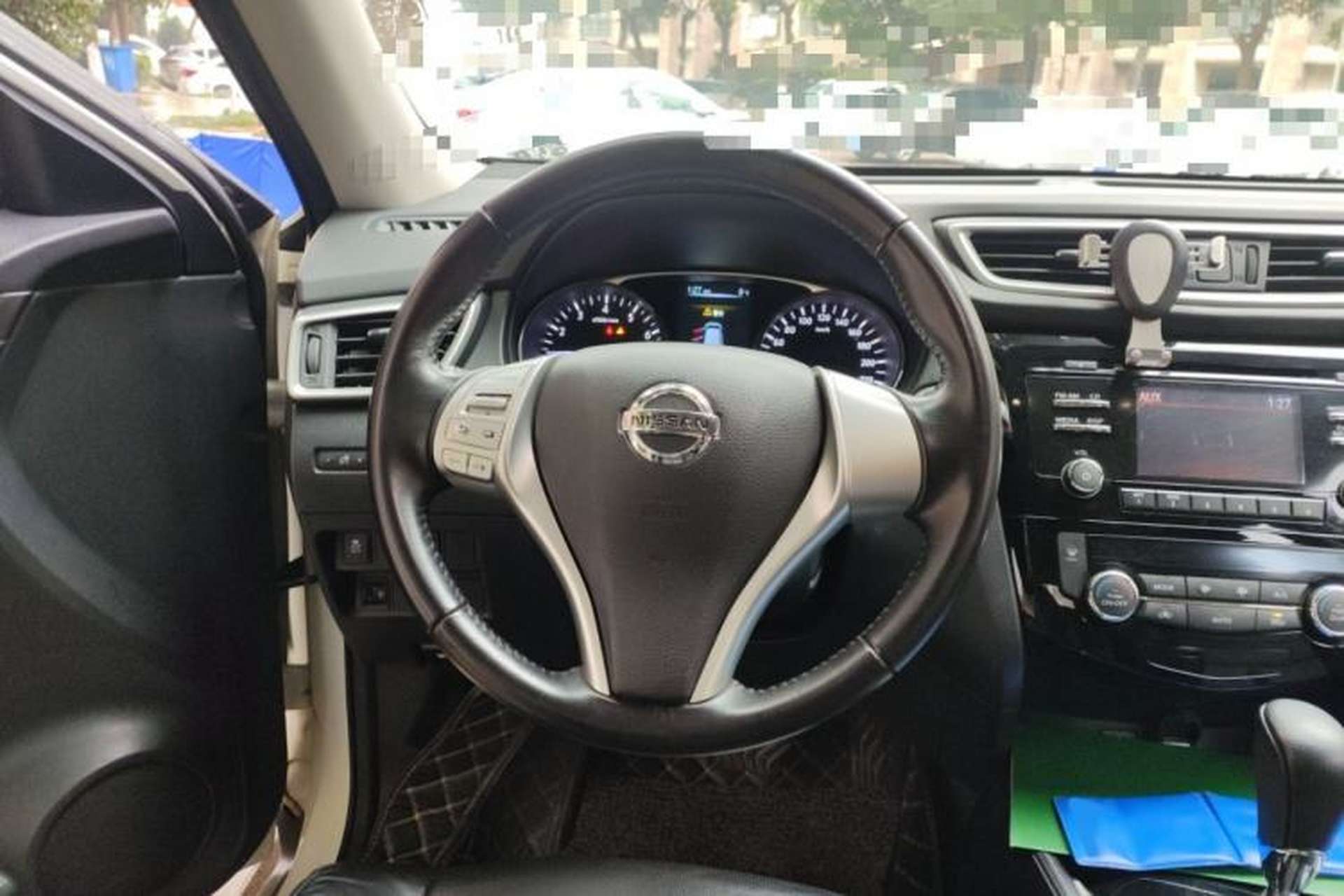 Used Nissan X-Trail 2015 2.0L CVT Comfort MAX Edition 2WD Steering Wheel