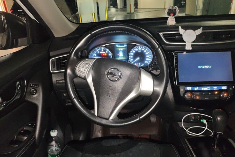 Used Nissan X-Trail 2015 2.0L CVT Comfort MAX Edition 2WD Steering Wheel